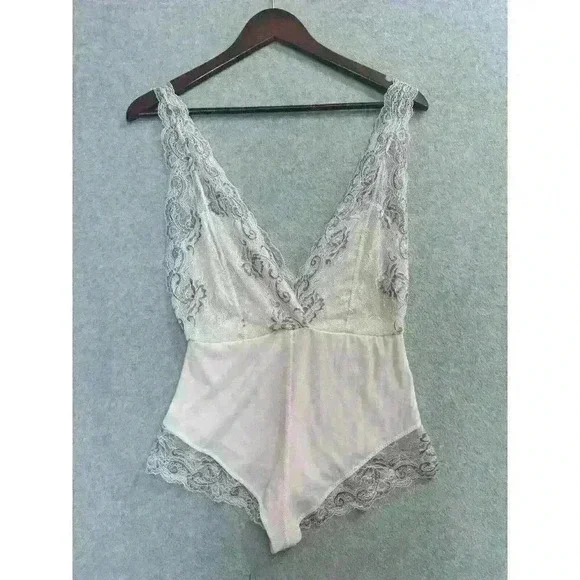 Marilyn Monroe Me Off Negligee Stretchy Lace Bodysuit Lingerie Pink Size M EUC - Picture 8 of 16